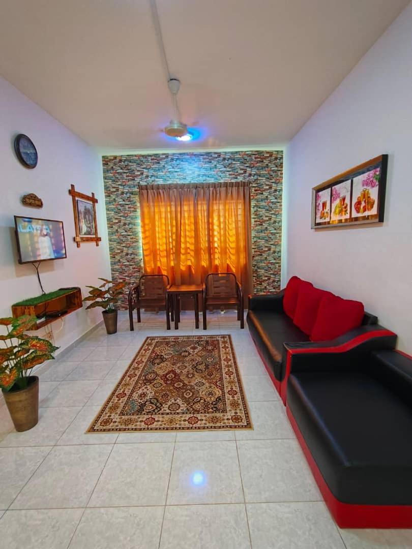 Homestay Budget Kuala Terengganu Tulipsia House Exteriör bild